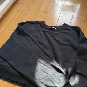 Bershka Crop Duks