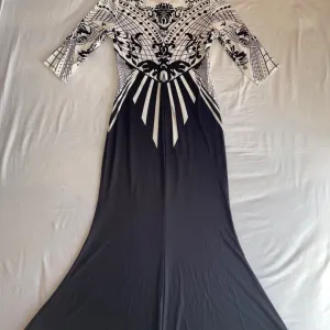 Svečana haljina crna-bela L\XL NOVO