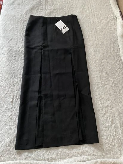 Zara suknja 100% vuna Nova sa etiketom