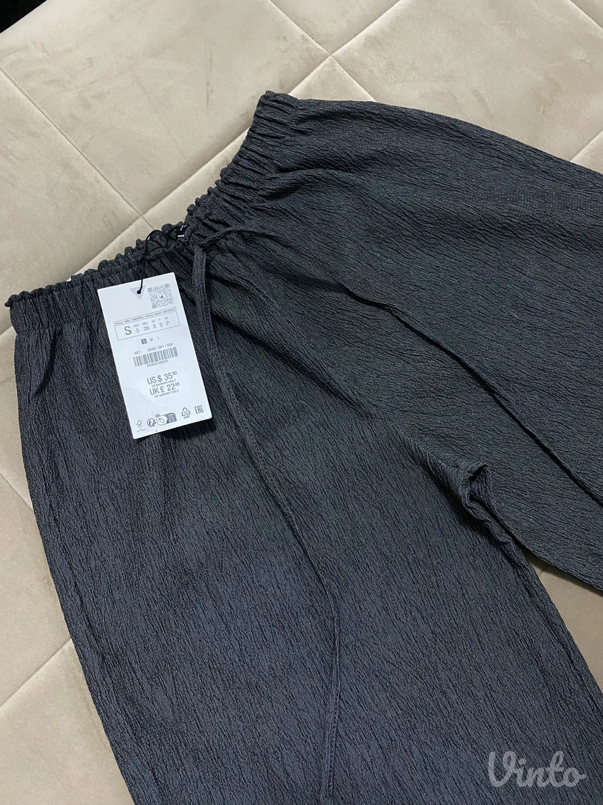 Zara pantalone Nove sa etiketom
