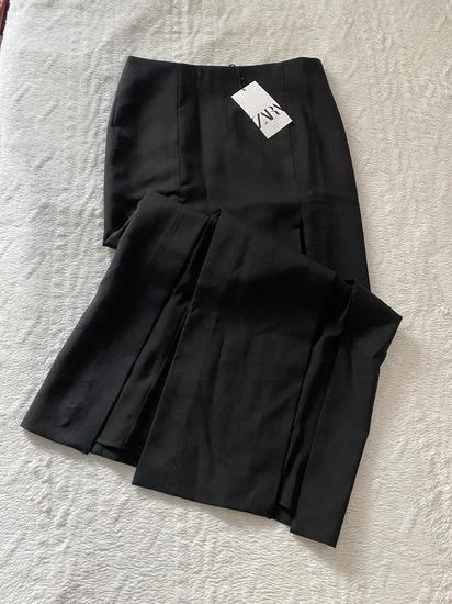 Zara suknja 100% vuna Nova sa etiketom