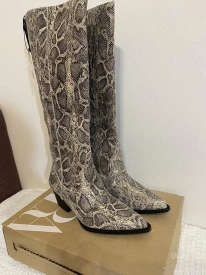 Zara kaubojke Nove sa etiketom