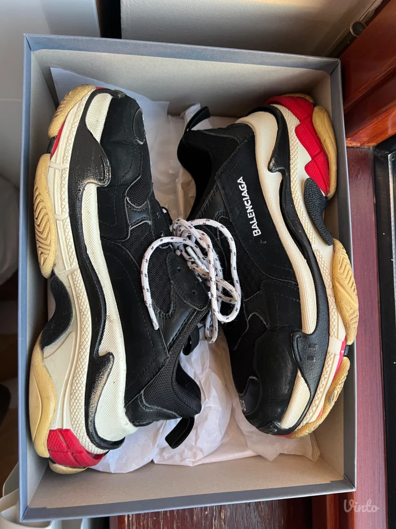 Balenciaga triple s