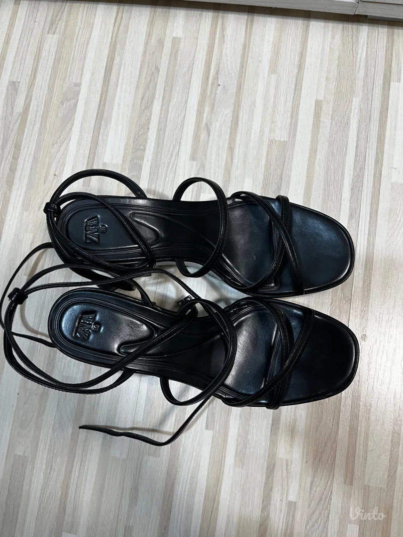 Crne ženske štikle