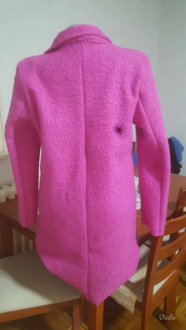 Kaputic nov sa etiketom