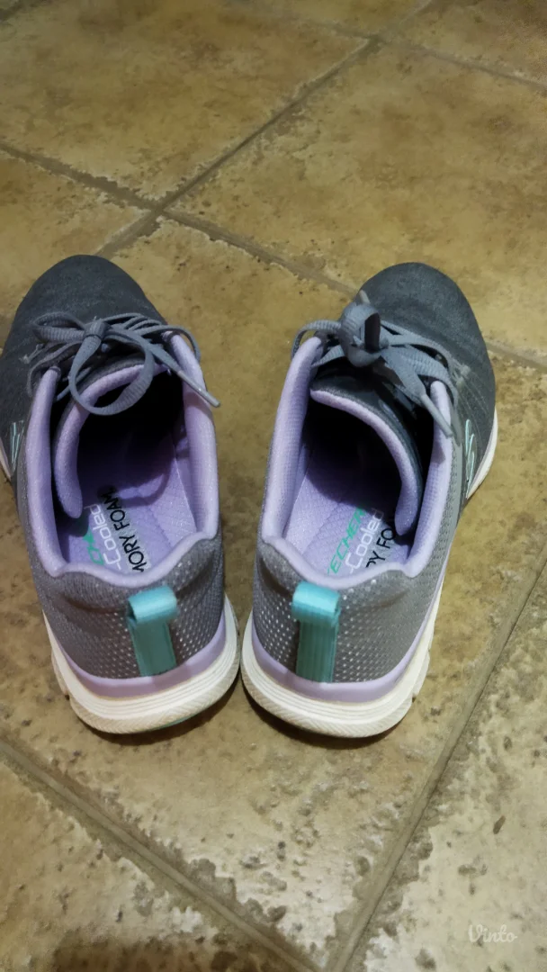 Ženske patike Scechers 37