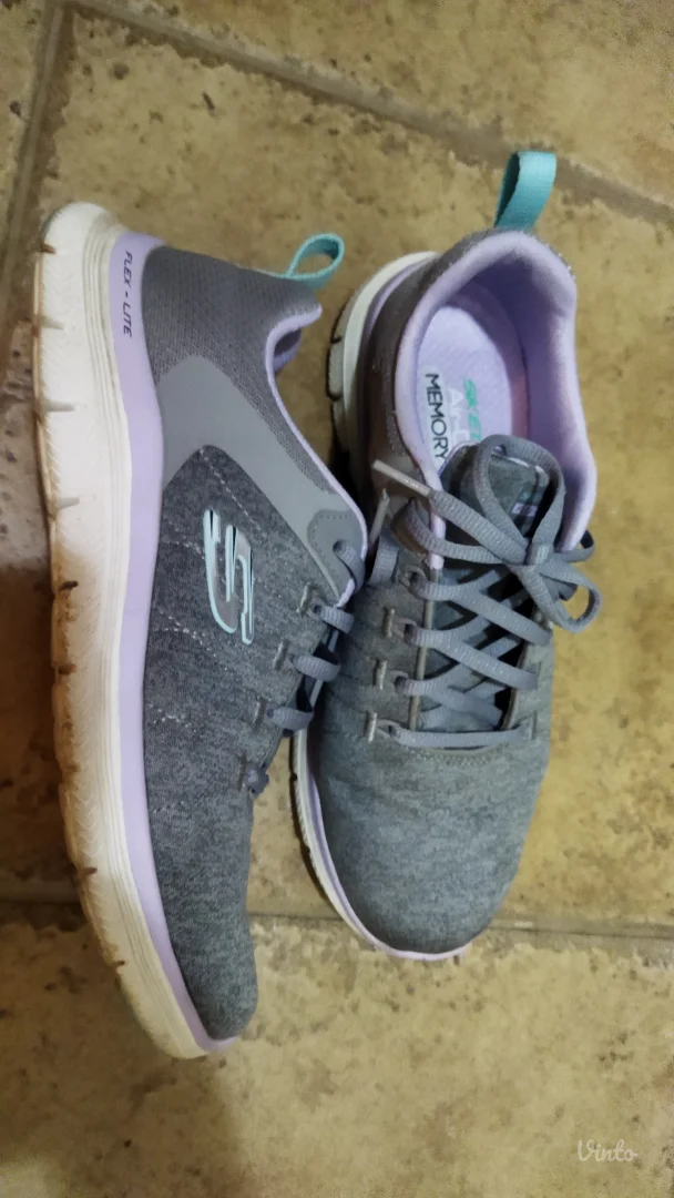 Ženske patike Scechers 37