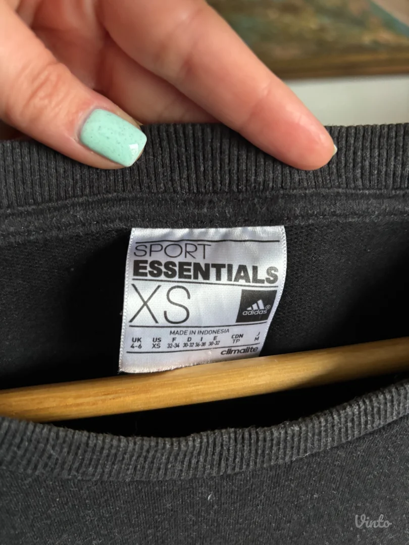 Adidas Essentials duks