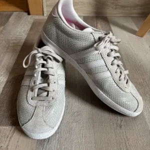 Adidas gazelle