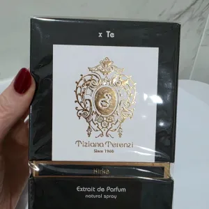 Tiziana Ferenzi Kirke