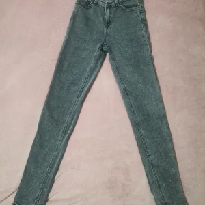 Terranova farmerke, broj 36