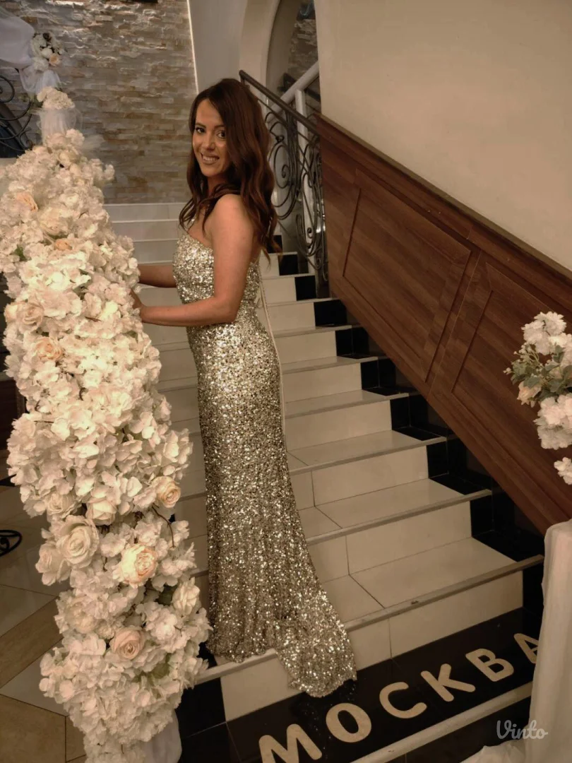 Srebrna duga haljina