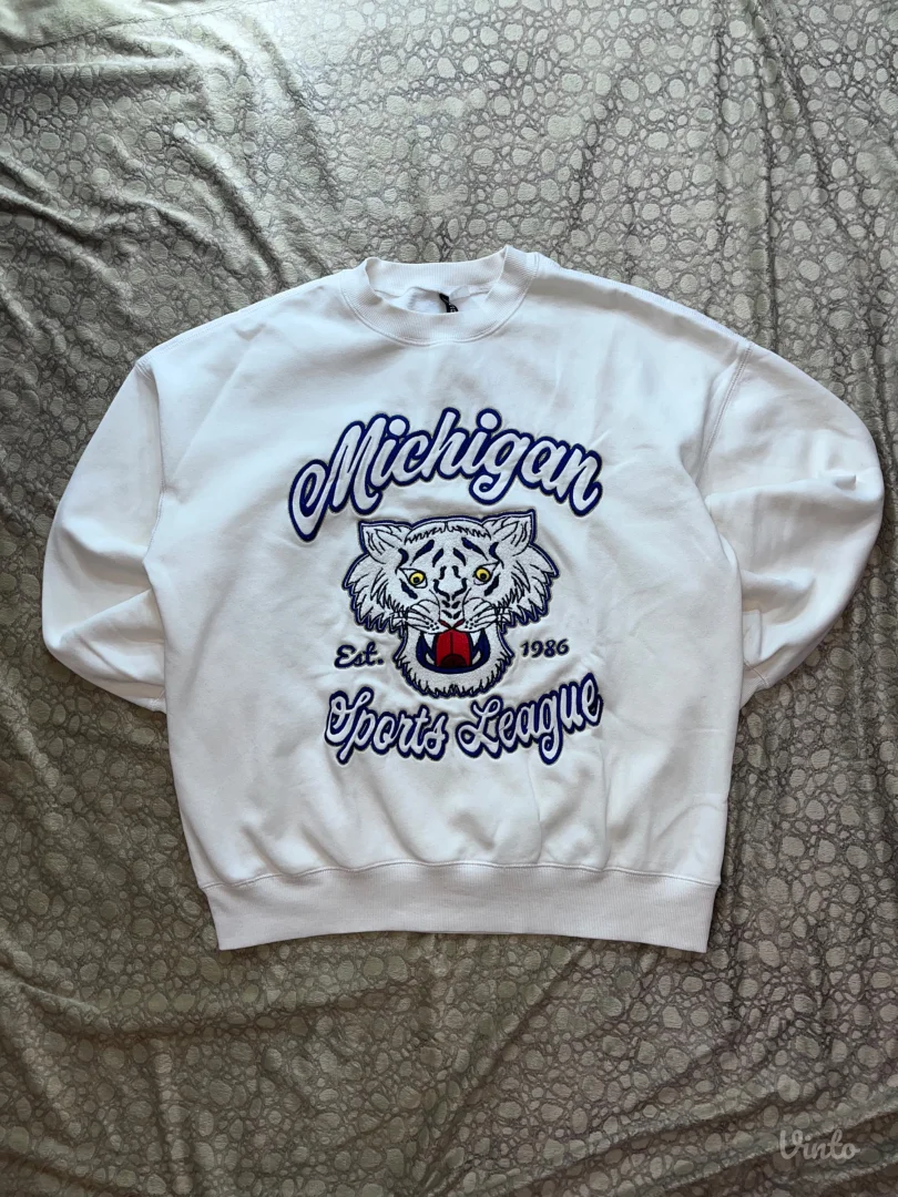 H&M oversized duks tigar