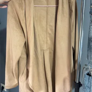 Brave+true- ženski ogrtač