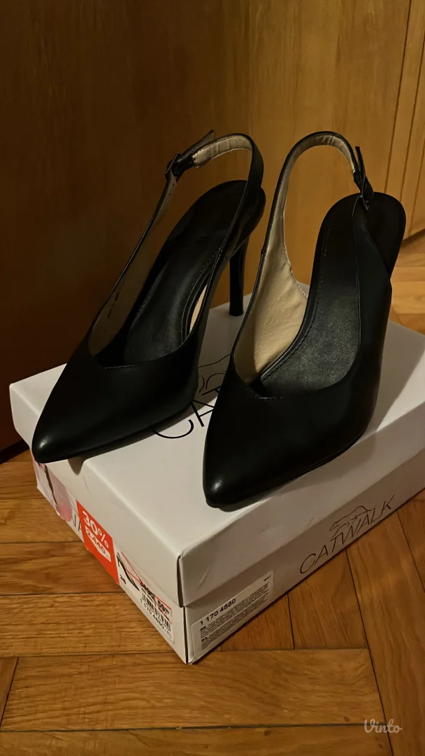 Crne cipele na štiklu