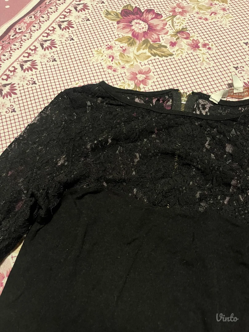 Crna bluza sa čipkom
