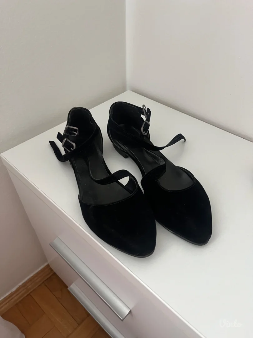 Ženske crne baletanke