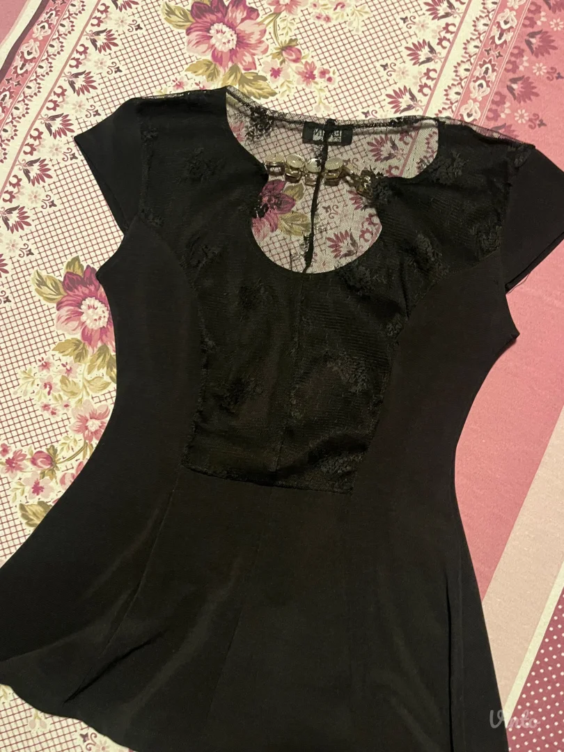 Crna ženska bluza sa čipkom