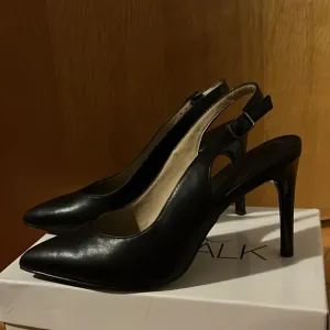 Crne cipele na štiklu