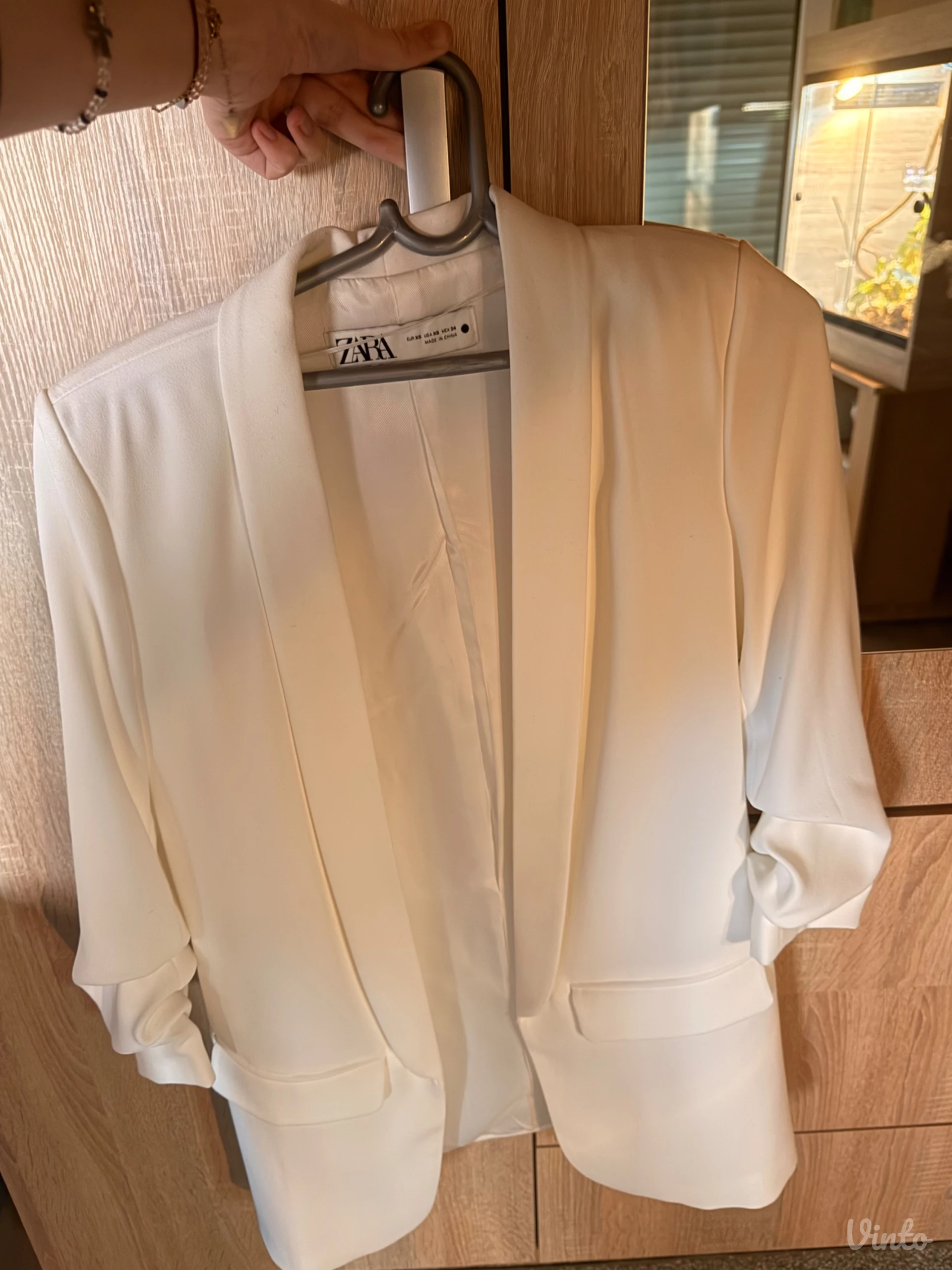 Beli blejzer Zara