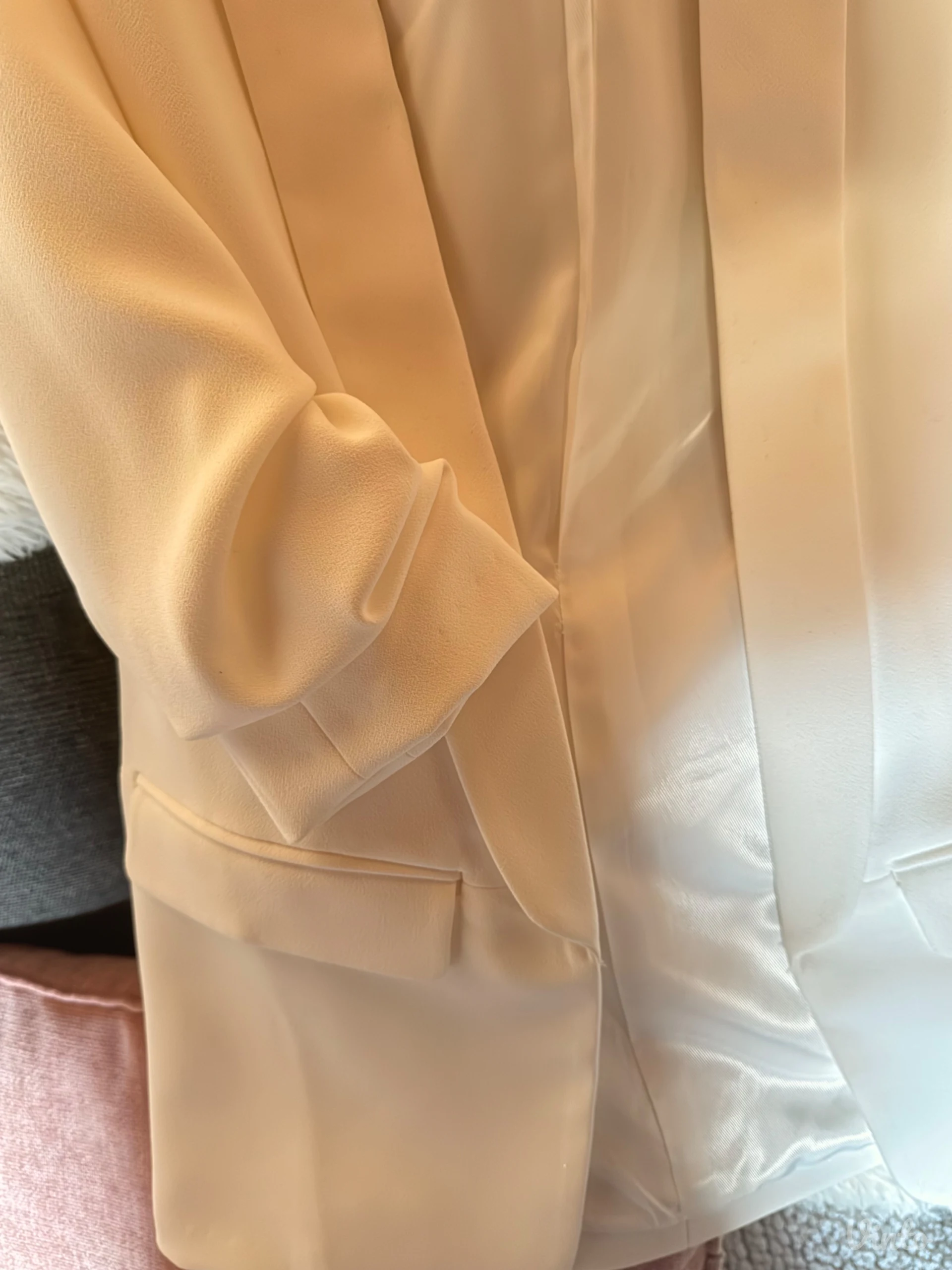 Beli blejzer Zara