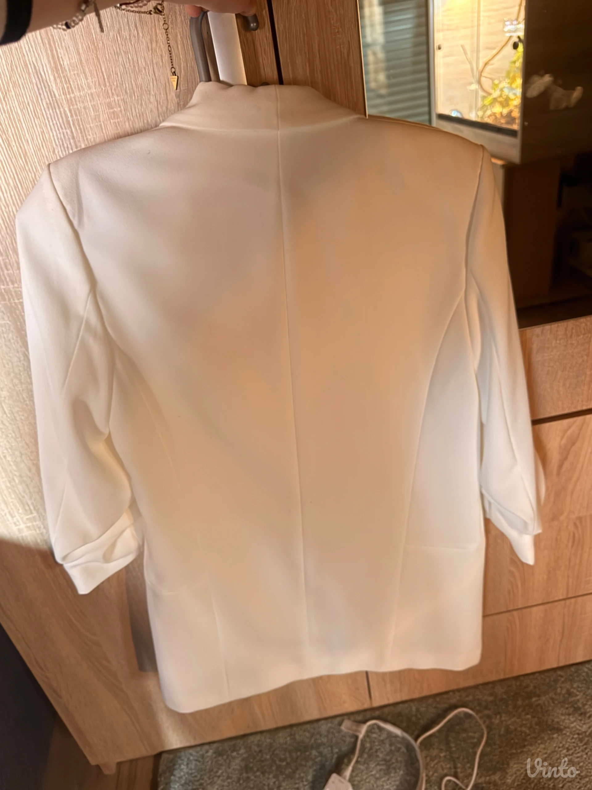 Beli blejzer Zara