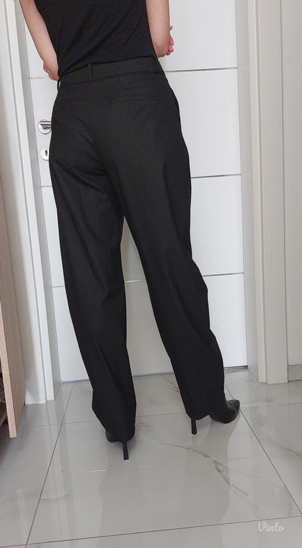 Zara- Crne ženske pantalone