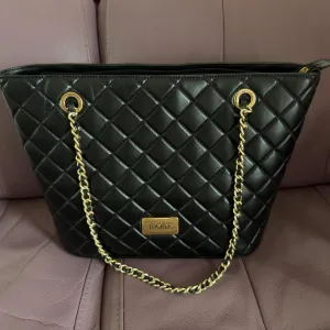 Mona Crna Kožna tašna