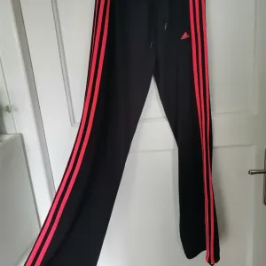 Adidas siroka trenerka vel. M