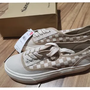 Sinsay patike br. 38 NOVE