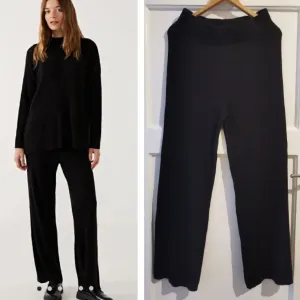 Lcw trikotazne pantalone vel. M