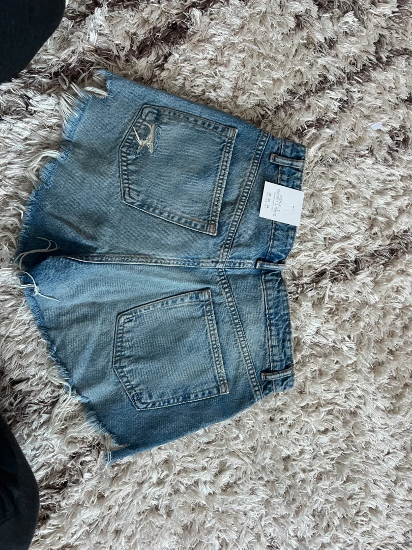 Zara sorts - novo sa etiketom