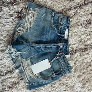 Zara sorts - novo sa etiketom