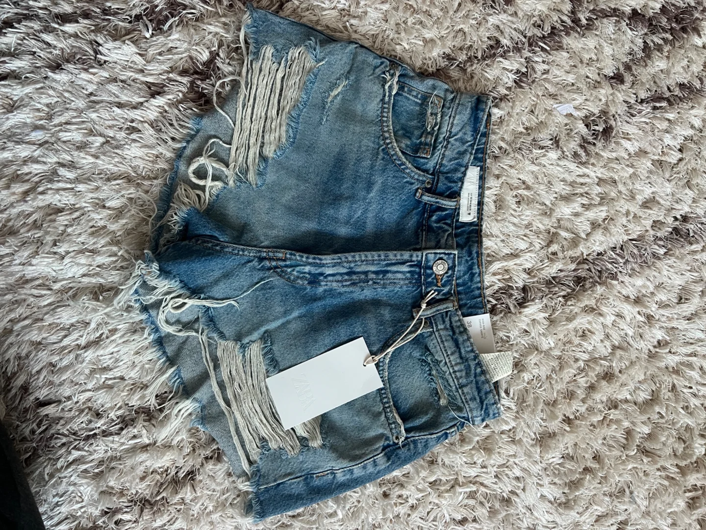 Zara sorts - novo sa etiketom