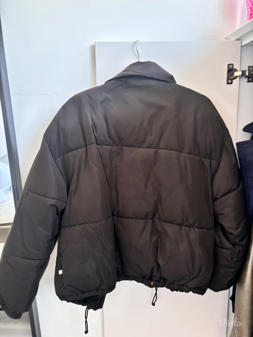 Pull & bear crna jakna