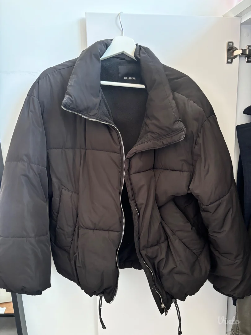 Pull & bear crna jakna