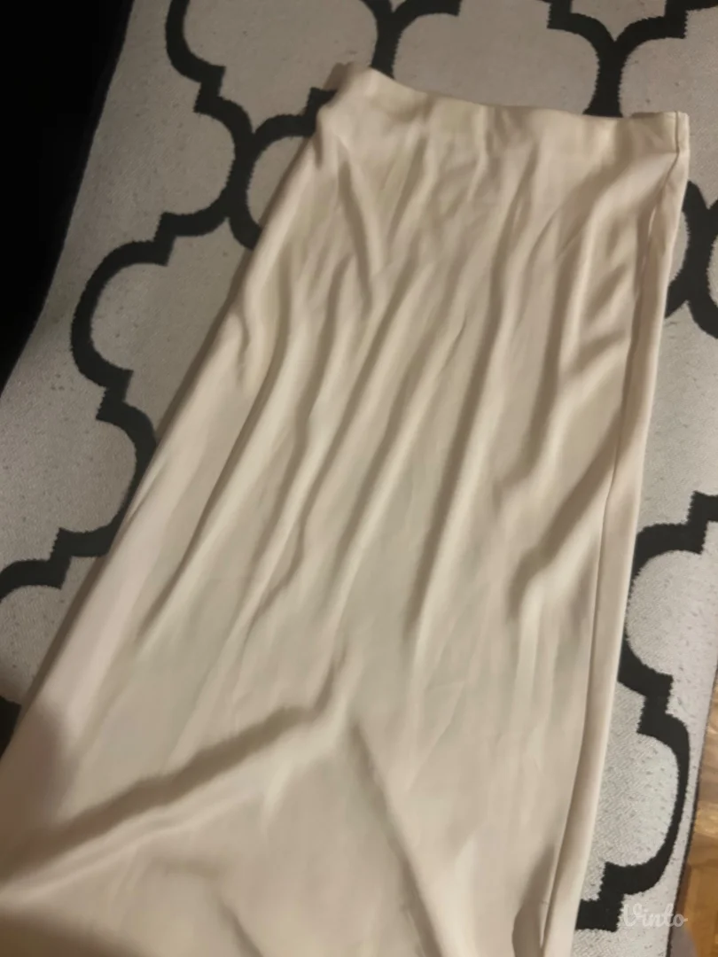 Zara satenska suknja XS 1500 DANAS