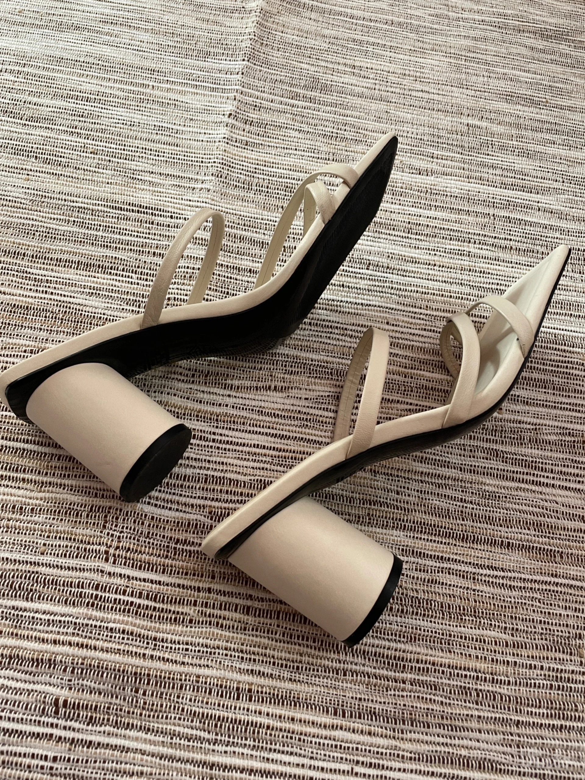 Zara nove bele sandale 39