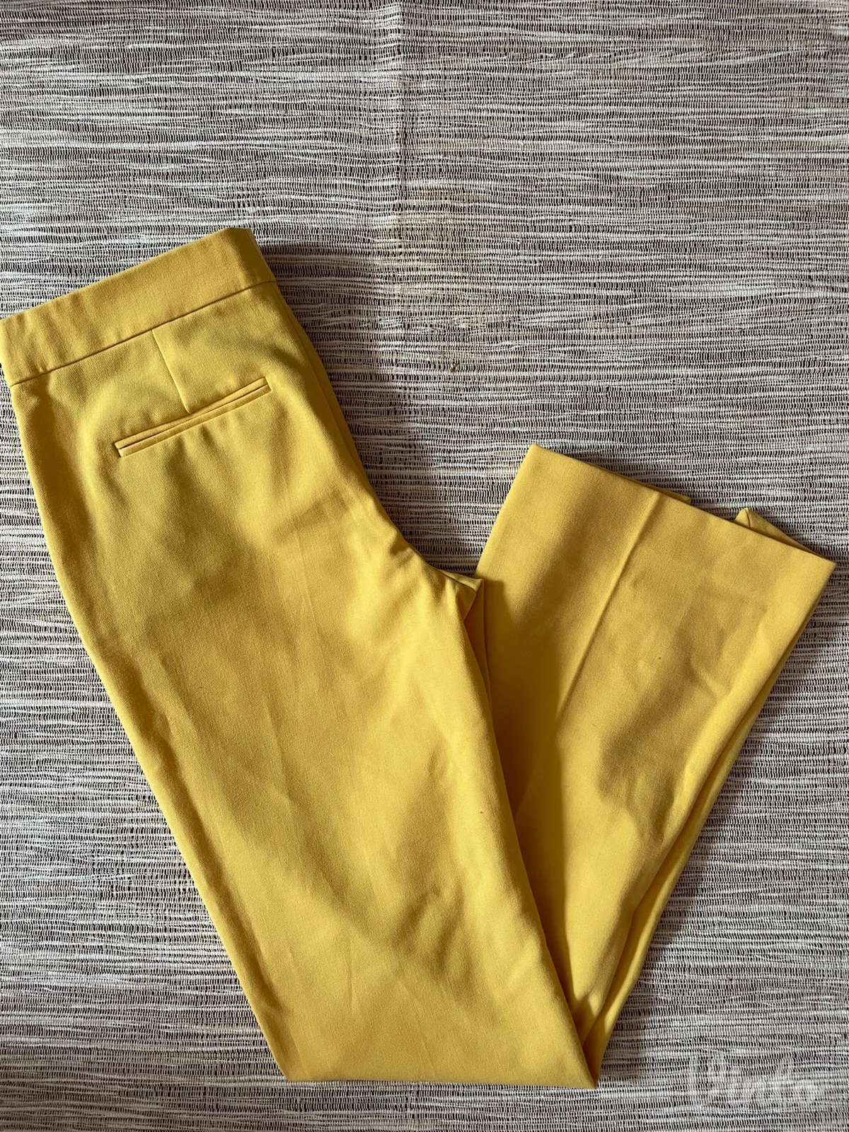 Zara nove žute pantalone