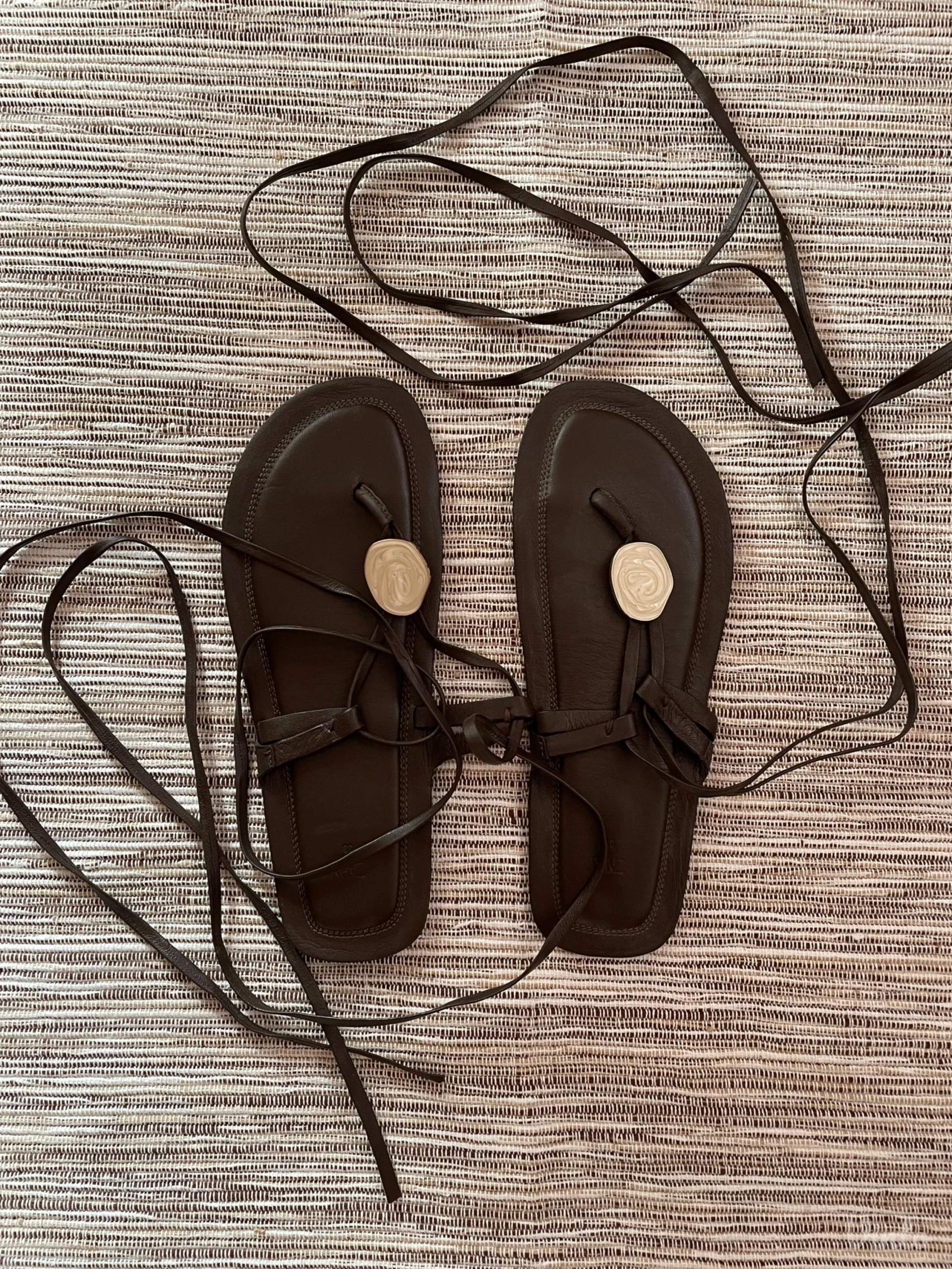 ZARA čokoladne sandale novo 39