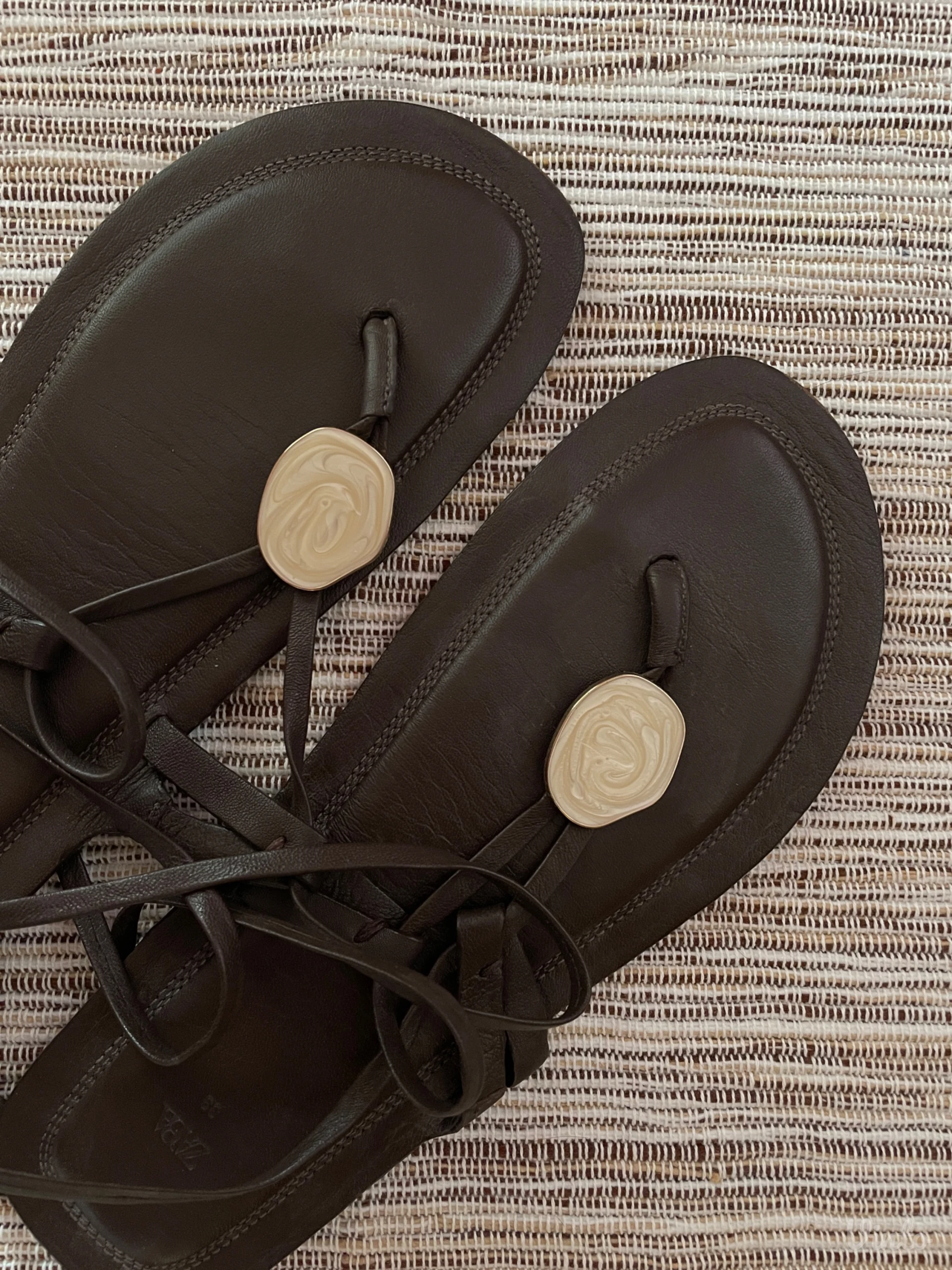 ZARA čokoladne sandale novo 39