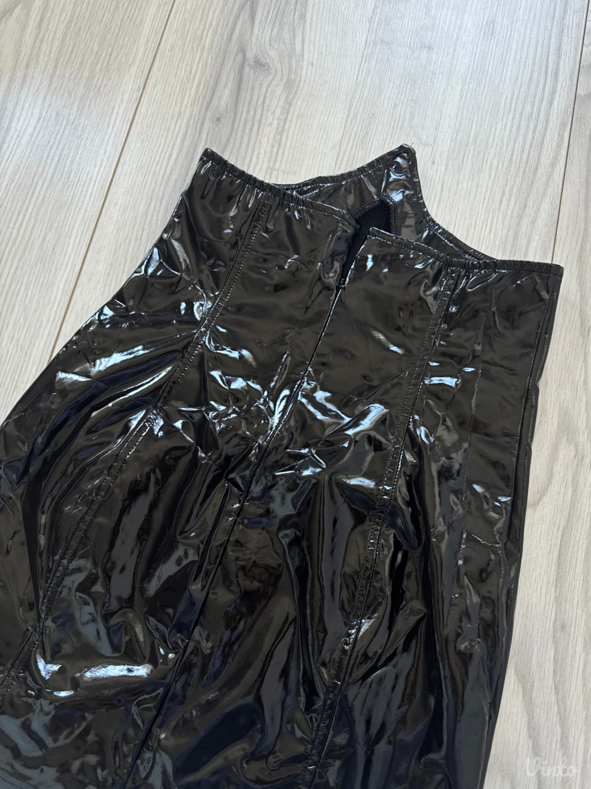 Latex suknja