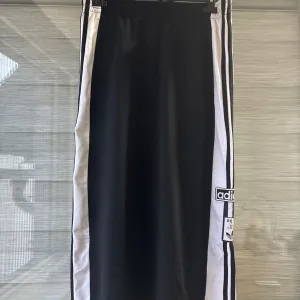 Adidas suknja