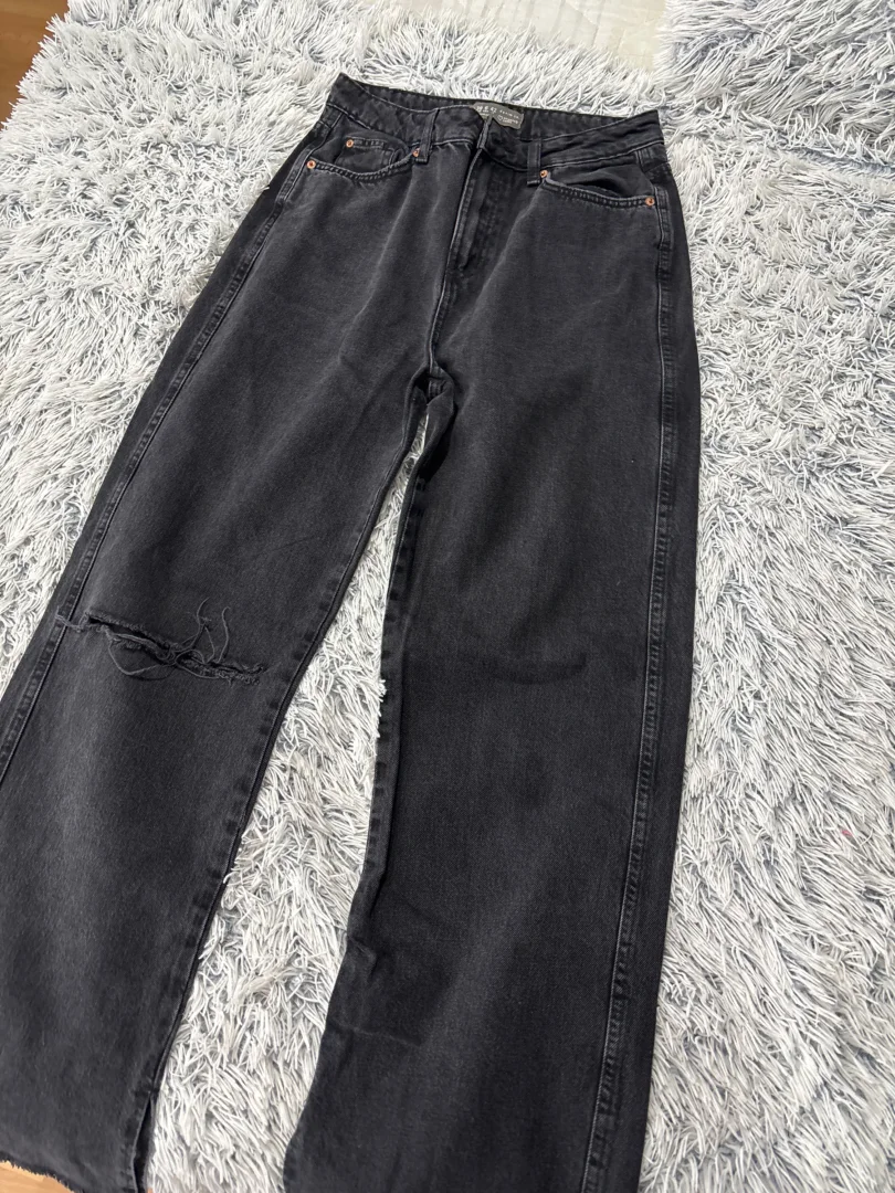 Crne farmerke sirokih nogavica