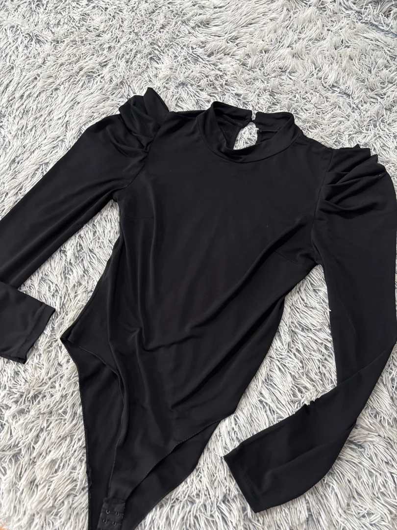 Crni bodi sa naramenicama