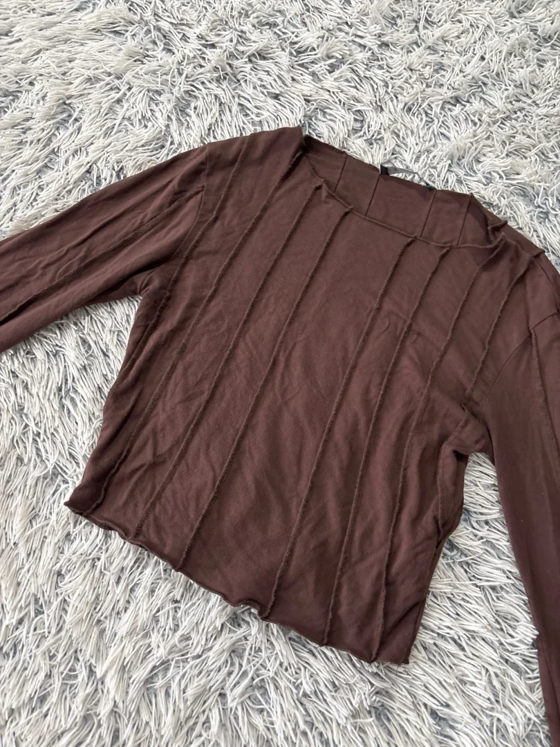 Braon majica sa sirokim rukavima