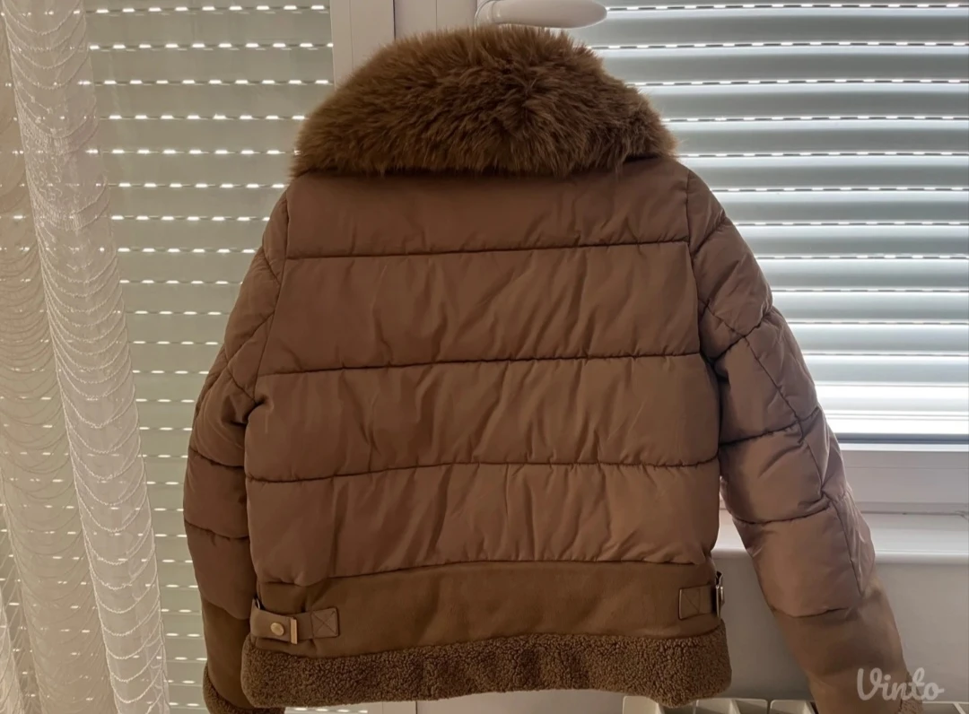 Atraktivna i topla braon jakna brenda MODA PUANNA.