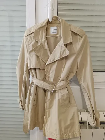 Bershka bež kratak baloner / trench coat (S)