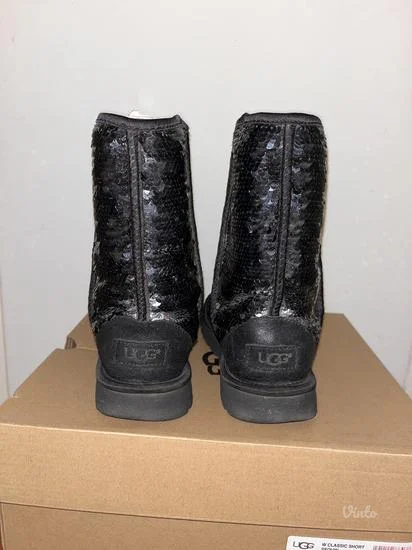 UGG crne šljokičave čizme
