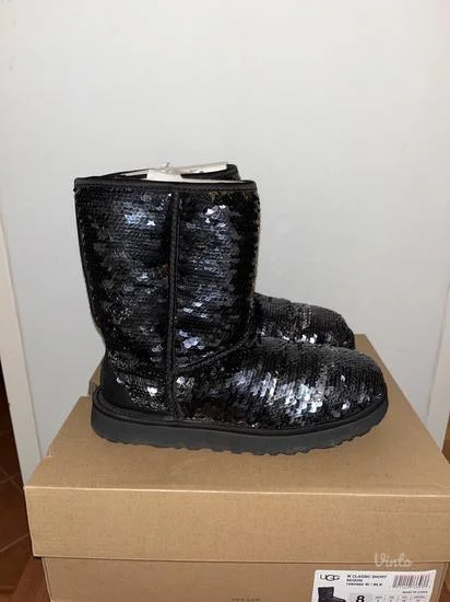 UGG crne šljokičave čizme